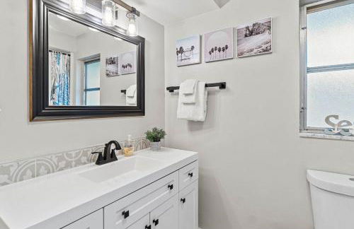 Summer Getaway Coastal Sea-Esta 4BD 3BA - Foto 17