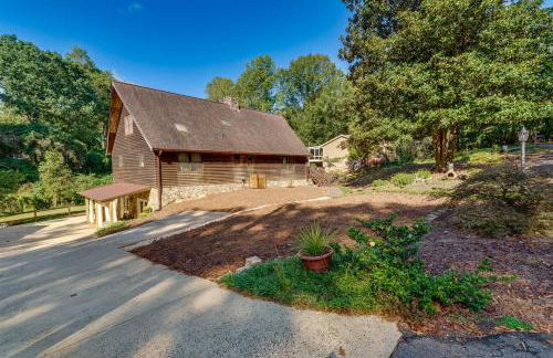 Cozy, Pet-Friendly Retreat in Hickory with Fire Pit! - Foto 17