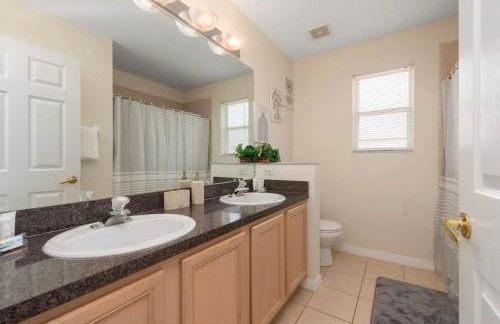 Grand Panoramic 5BR Pool Home near Disney Parks - Foto 18