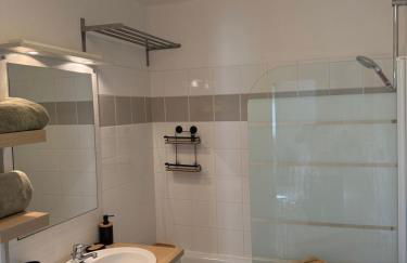 Suite Eden Spa, Appart'hôtel bien être , Patio de standing barbecue - TV XL CinéSport, Lit Q-Size, Wifi, P-Gratuit en Résidence - Foto 19