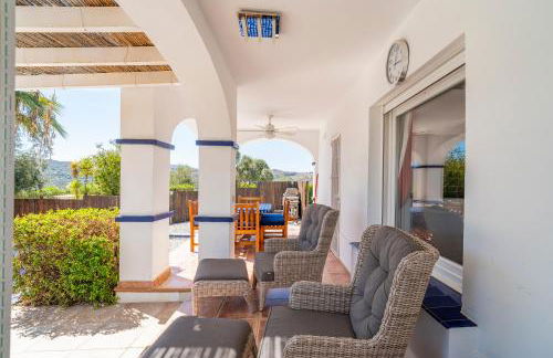 Las Alondras stunning lake views - Foto 16