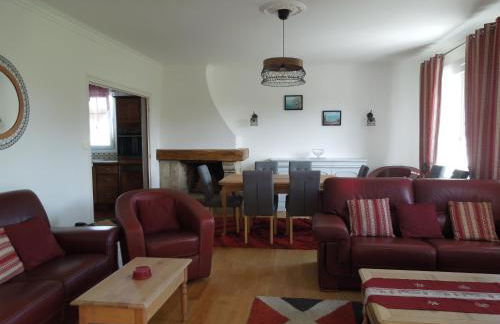 En Bretagne, villa de 2 à 8 pers , meublé de tourisme 3 étoiles nichée dans un écrin de verdure à 2500m de la plage - Foto 3