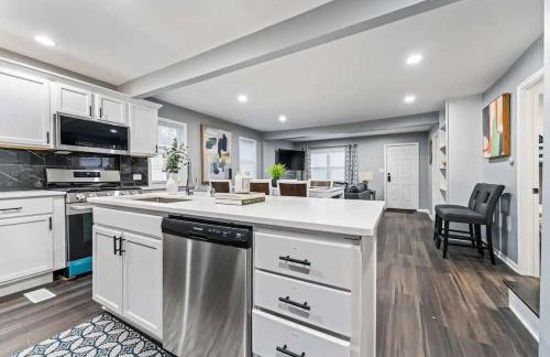 Newly remodeled Near Lake 4BR Hot Tub Navy Family home - Foto 7