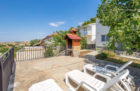 1 Bedroom Lovely Apartment In Vlasici - Foto 14