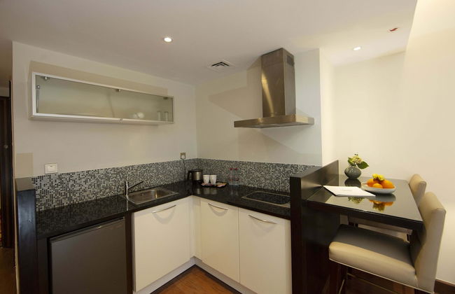 Number One Tower Suites - Photo 45