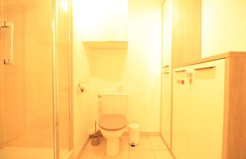 Luxe Neuf - 8mn pied RER C-Paris-Eiffel Tower, Parking Rue Gratuit, Balcon Privé, Matelas Bultex 160x200, Ascenseur, Hôpital d'Arpajon - Foto 21