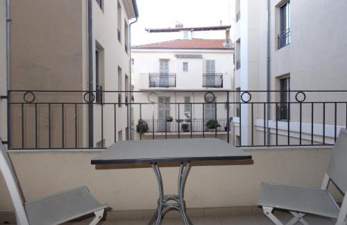 Le Vieux Port Apartments - Photo 3