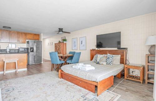 Condo on Beach with AC - Photo 6