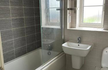 Wonderful two bedroom house in Bicester - Photo 38