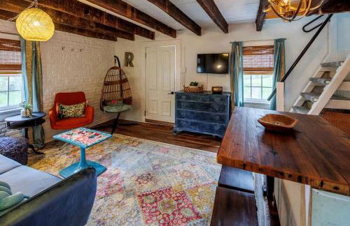 Thoughtfully Design Cottage with Breathtaking Indoor and Outdoor in Maryland - Photo 14