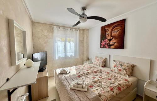 Stunning front line apartment with golf and mountains view - Foto 18