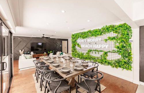 Resort Style Backyard Heated Pool Hot Tub Fire Pit - Foto 5