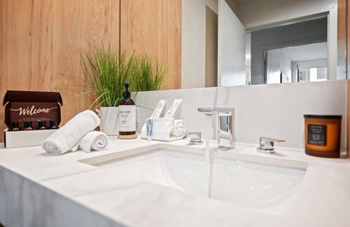 Stylish Apt with Rooftop Pool in Downtown Miami - Foto 13