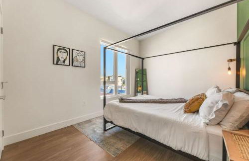 Stylish 2BD Haven with Scenic DTLA Views and Parking - Foto 31