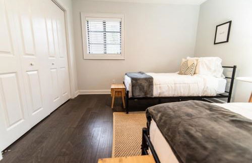 Stylish 2BR 1 Mile From Downtown And The Aquarium - Foto 28