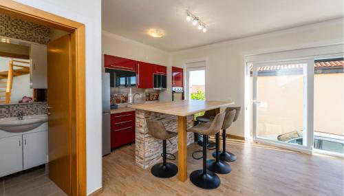 Beautiful Apartment In Rtina With Wifi - Foto 5