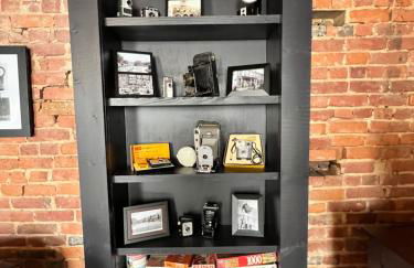 Historic, Stylish Getaway 2 blocks from Waterfront - Foto 14