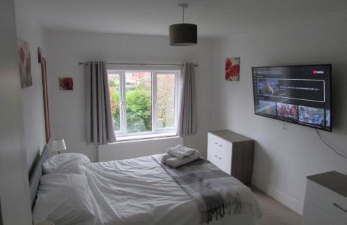 Large 4 bed detached house with parking - Foto 59