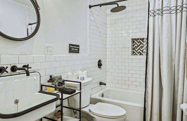 Lake Daze by Avantstay Lakefront w/ Modern Interior, Enclosed Porch & Hot Tub - Foto 34