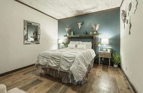 The Log Palace Private Guest Suite 2 Bedroom Cabin by RedAwning - Foto 14