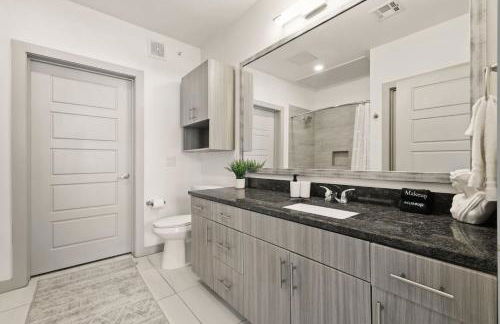 Modern 1BR near TPC Golf Free Parking and Wifi - Foto 6