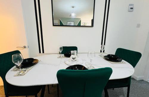 4bedroom Sleeps6 Business ContractorsDiscounts free WiFi - Photo 22