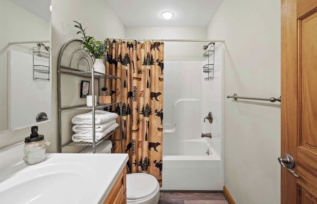 Mountain Hideout by Avantstay Game Room + Deck - Foto 16