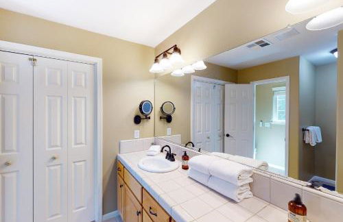 Northshore Lakeview Getaway - Photo 11