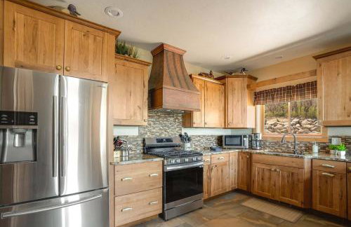 Ski and Ride Mountain Haus - Hot Tub, Fire Pit, Game Room & Deck - Foto 25