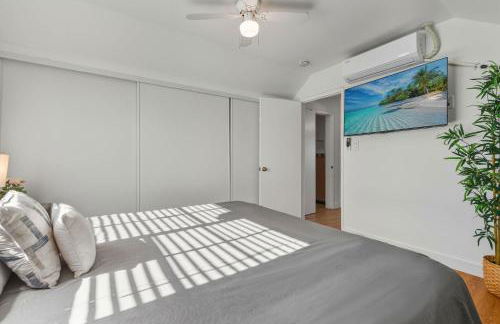 Spacious 4BR House Free Parking w Backyard BBQ - Foto 27