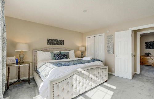 Deep Blue Spacious Escape w Hot Tub & Playground - Foto 30