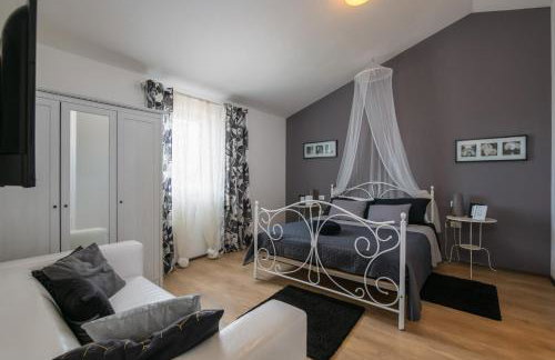 Villa Laura Krnica near Pula for 8 people - pet friendly with children playground - Foto 31