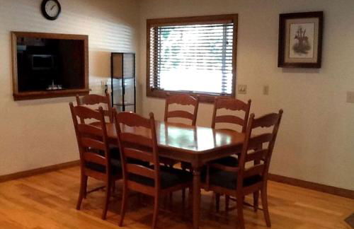 Comfortable Cabin Rental Perfect for an Outdoor Adventure near Elkins, West Virginia - Foto 14