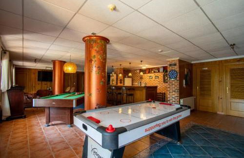 10 Bedroom 5 Star Luxury Villa & Heated Pool for 5 to 28 Guests near Alicante - Foto 36