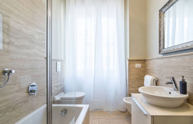 Luxury 3 Bedrooms Near Duomo - Photo 24