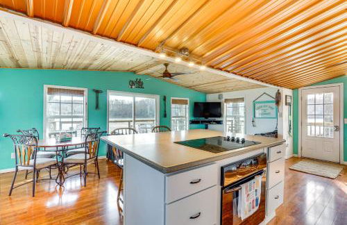 Fish and Boat on Lake of the Ozarks Waterfront Home - Foto 8