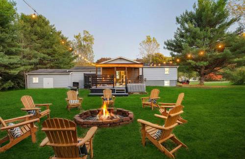 Near Ithaca! Hot Tub! LRG Home! Sleeps 10 Dogs ok! - Foto 16