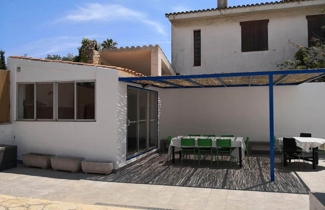 Villa con gran piscina en zona residencial - Photo 18