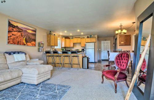 Cottage with Fire Pit and Deck on The Klamath River! - Foto 5