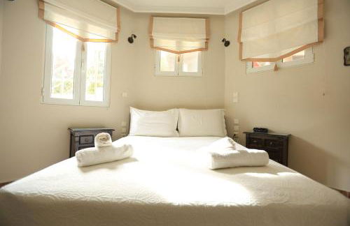 In White Villa - Photo 19