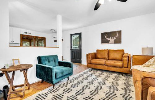 Thomas Trail - Game Room, Fire Pit, 1 min to Ski Mountain & Shared Beach! - Foto 16