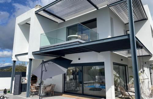 Villa R&M with Pool and Jacuzzi - Photo 32