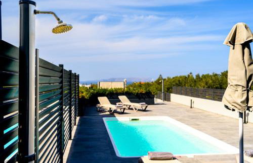 Limi Deluxe Sea View Suites - Private Pools - Foto 90