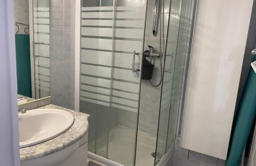 Appartement spacieux au centre de La Bourboule - FR-1-858-11 - Foto 14