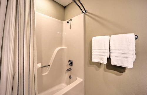 Lakefront Getaway with Private Dock and Kayaks! - Foto 21