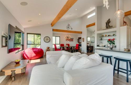 Malibu Retreat with Balcony and Mountain Views - Foto 8