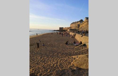 Au cœur des remparts, L'ÉCRIN Appartement 2 chambres pour 2-6 pers - Foto 15