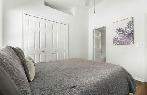 Luxury 4-Bedroom Home with Private Pool, Jacuzzi, AC, Wi-Fi, Cable TV, 5 Minutes from Disney - Foto 23