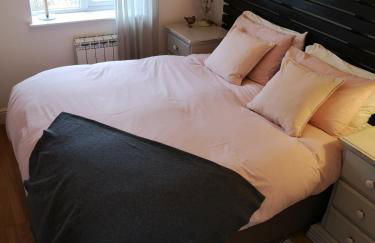 Birch Cottage with private wood fire hot tub - Foto 15