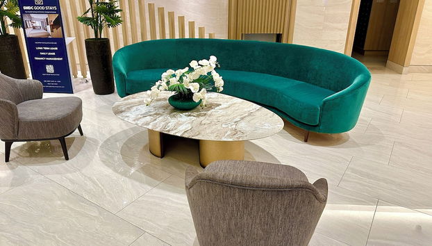 65inch SmartTV - Finest Luxury - SM Lush - Photo 2